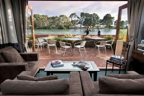 The Waterfront Wynyard - Tourism Guide 3