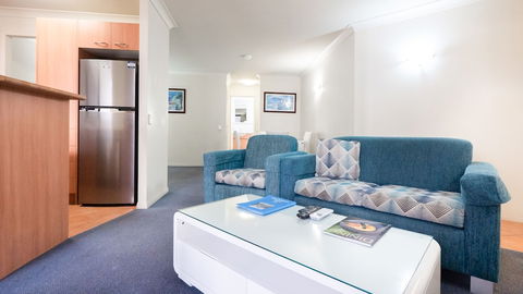 Burleigh On The Beach Holiday Apartments - Travel Search 6