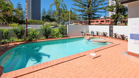 Burleigh On The Beach Holiday Apartments - Travel Search 2