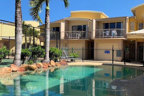 Coolum Beach Getaway Resort - Tourism Guide 1