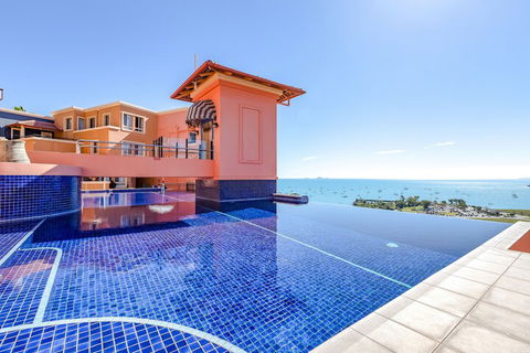 Martinique Whitsunday - Tourism Guide 3