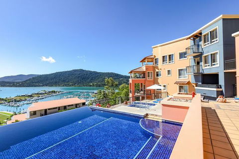 Martinique Whitsunday - Tourism Guide 4