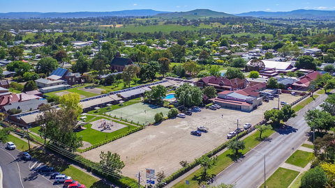 Alzburg Resort - Travel Search 2