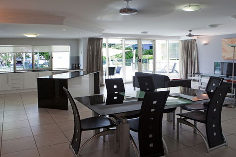 Waters Edge Apartments Cairns - Tourism Guide 3