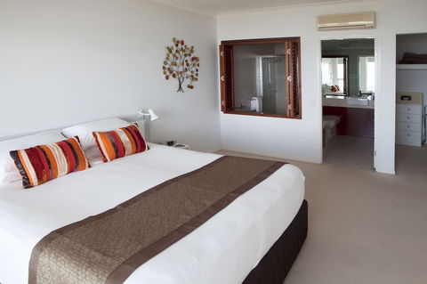 Waters Edge Apartments Cairns - Tourism Guide 4