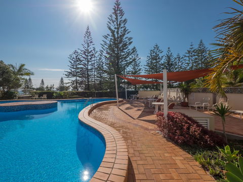 Burleigh Surf Apartments - Travel Search 6