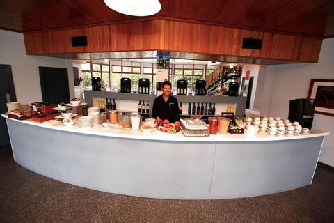 Lyndoch Hill - Travel Agents 3