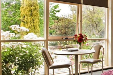 Lyndoch Hill - Travel Agents 6
