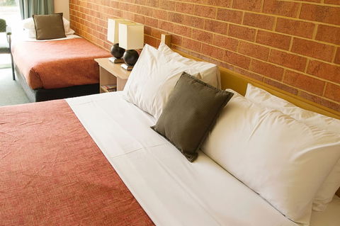 Rose Garden Motel - Tourism Guide 6