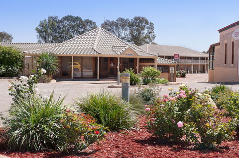 The Standpipe Golf Motor Inn - Travel Agents 0