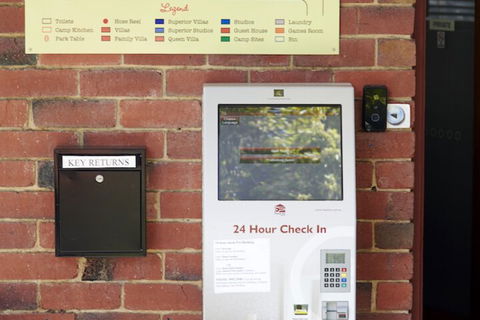 Amaroo Holiday Park - Travel Agents 2