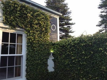 Oscars Waterfront Boutique Hotel - Travel Search 1