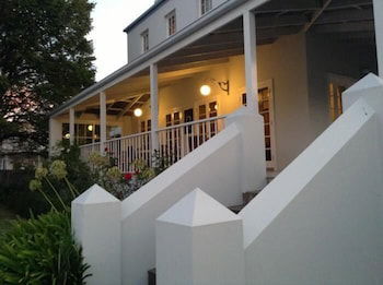 Oscars Waterfront Boutique Hotel - Travel Search 0