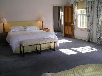 Oscars Waterfront Boutique Hotel - Travel Search 6
