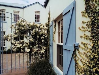 Oscars Waterfront Boutique Hotel - Travel Search 2