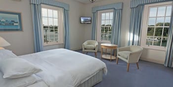 Oscars Waterfront Boutique Hotel - Travel Search 5