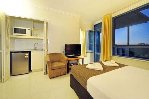 At Whitsunday Vista Holiday Apartments - Travel Search 5