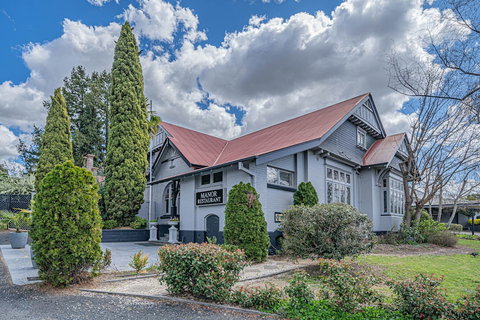 Cotswold Gardens - Travel Agents 6