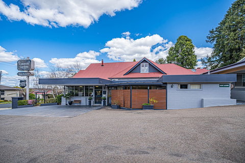 Cotswold Gardens - Travel Agents 4