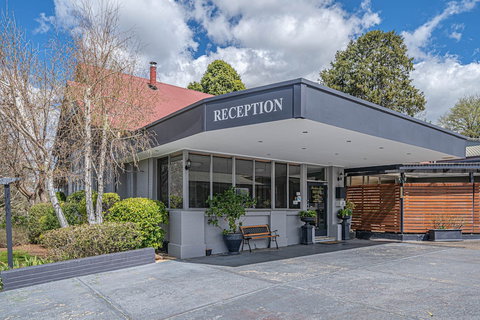 Cotswold Gardens - Travel Agents 0