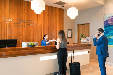 The Port Lincoln Hotel - Travel Agents 4
