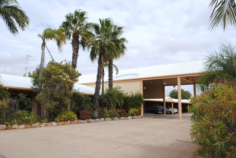 Albert Park Motor Inn - Travel Agents 0