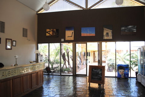 Albert Park Motor Inn - Travel Agents 1