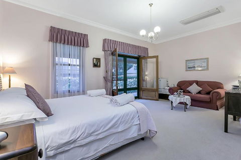 Abbotsford Country House - Travel Agents 5