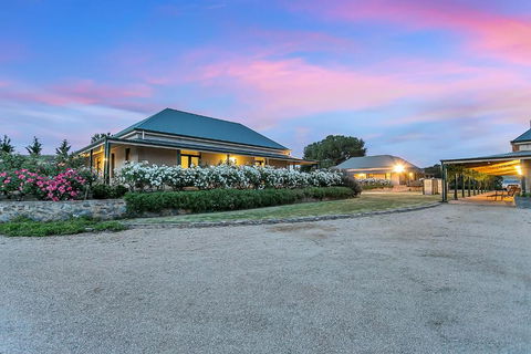 Abbotsford Country House - Travel Agents 4