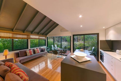 Southern Ocean Villas - Tourism Guide 4
