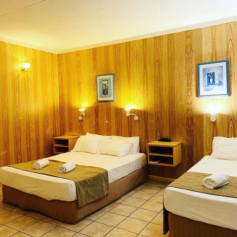 Pine Tree Motel - Travel Search 4