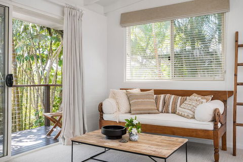 A PERFECT STAY - Allure - Tourism Guide 3