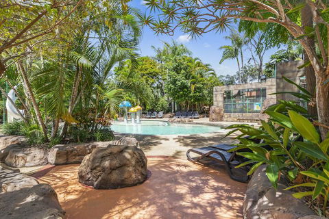 Ashmore Palms Holiday Village - Travel Search 2
