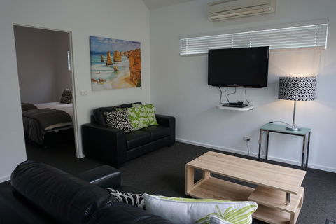 Ashmont Motor Inn & Apartments - Travel Search 6
