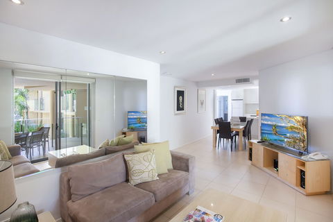 Maison Noosa Beachfront Resort - Cruises Travel 6