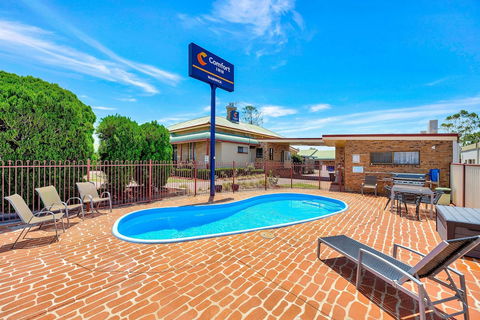 Comfort Inn Warwick - Travel Agents 5