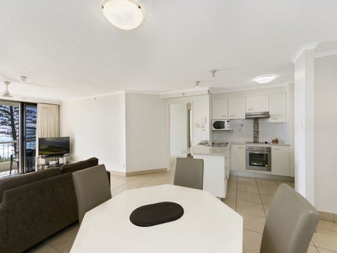 Coolum Caprice - Travel Search 6