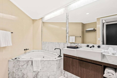 Pullman Quay Grand Sydney Harbour - Travel Search 6