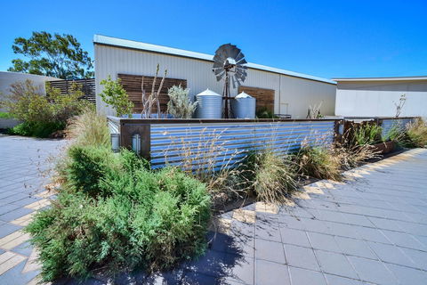 Comfort Inn & Suites Augusta Westside - Travel Agents 3