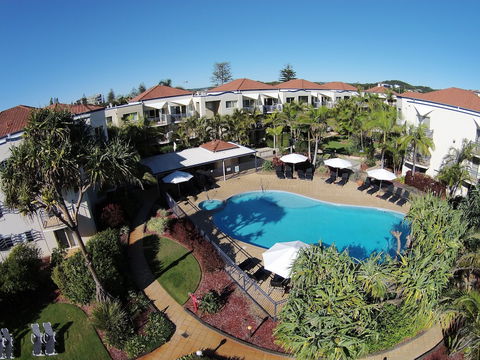 Golden Riviera Beach Resort - Tourism Guide 1