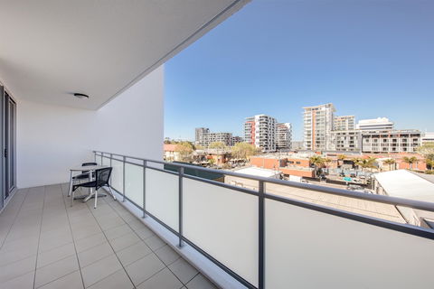 Adina Apartment Hotel Wollongong - Tourism Guide 5