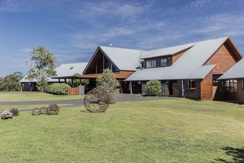 Spicers Peak Lodge - Travel Search 0