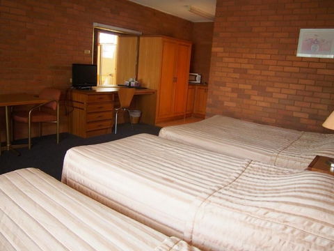 Essendon Motel - Tourism Guide 5