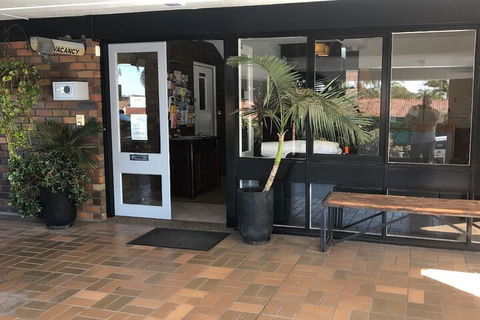Matador Motor Inn - Travel Search 1