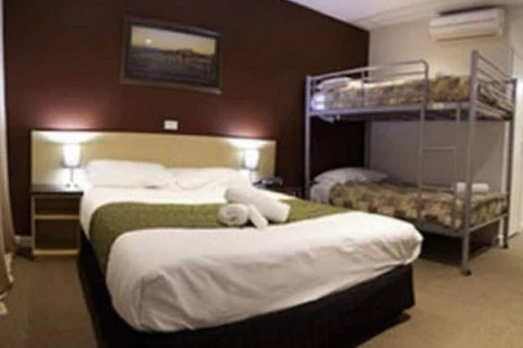 Mansfield Motel - Travel Agents 5