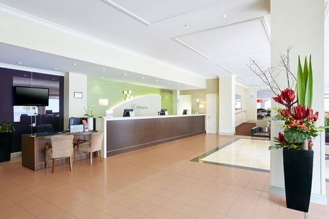 Holiday Inn Darling Harbour, An IHG Hotel - Travel Search 6