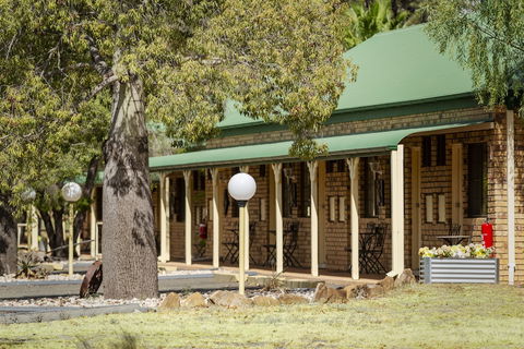 Overlander Homestead Motel - Travel Search 0