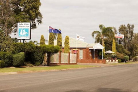 John Pirie Motor Inn - Travel Agents 0