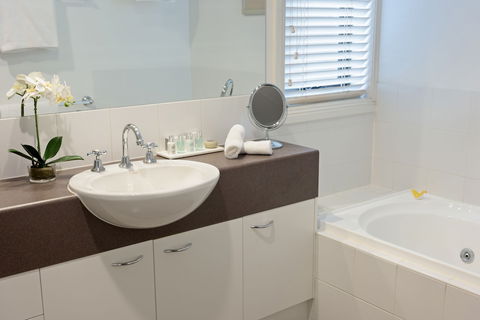 Ringwood Royale - Travel Search 5