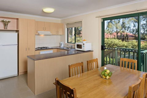 Mount Waverley Townhouses - Tourism Guide 3